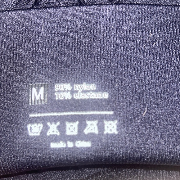 THREE pairs of women’s leggings size M - Picture 5 of 5